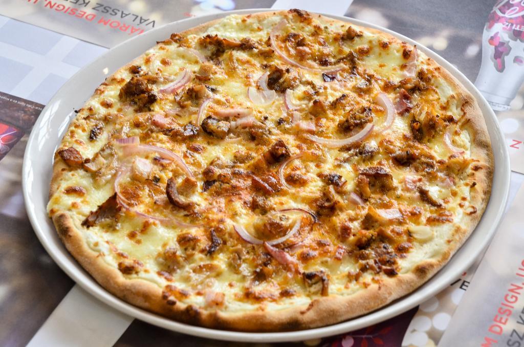 Hajdúszoboszló Clock Cafe Pizzeria Es Panzio酒店 外观 照片